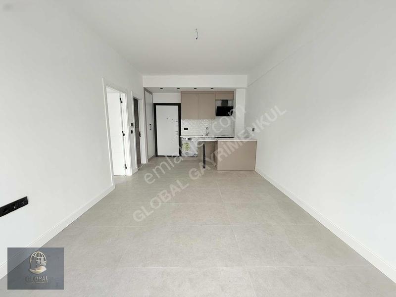Alipaşa Avmler Mevki1+1 İskanlı Arakat Güney Cephe Sıfır Daire — fotoğraf 13