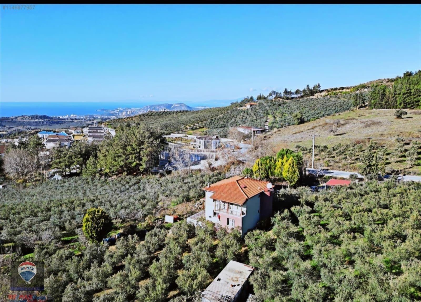 Kuşadası Yaylaköy De 40 Dönüm Satılık Arazı Deniz Manzaralı Dubleks 4+1 İki Parsel Tek Tapu — fotoğraf 3