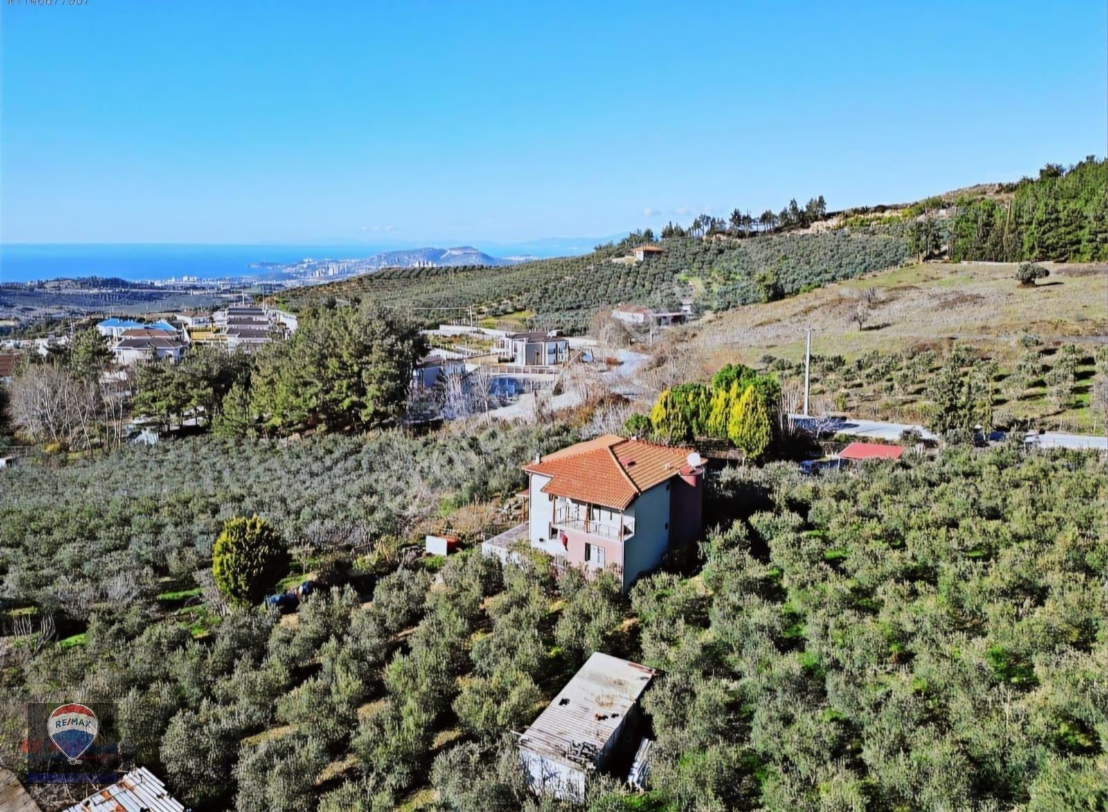 Kuşadası Yaylaköy De 40 Dönüm Satılık Arazı Deniz Manzaralı Dubleks 4+1 İki Parsel Tek Tapu — fotoğraf 12