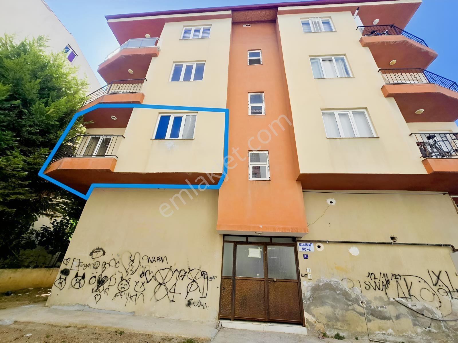 Kuşadası Merkez Cumhuriyet M. 2+1 Satılık Daire — fotoğraf 2