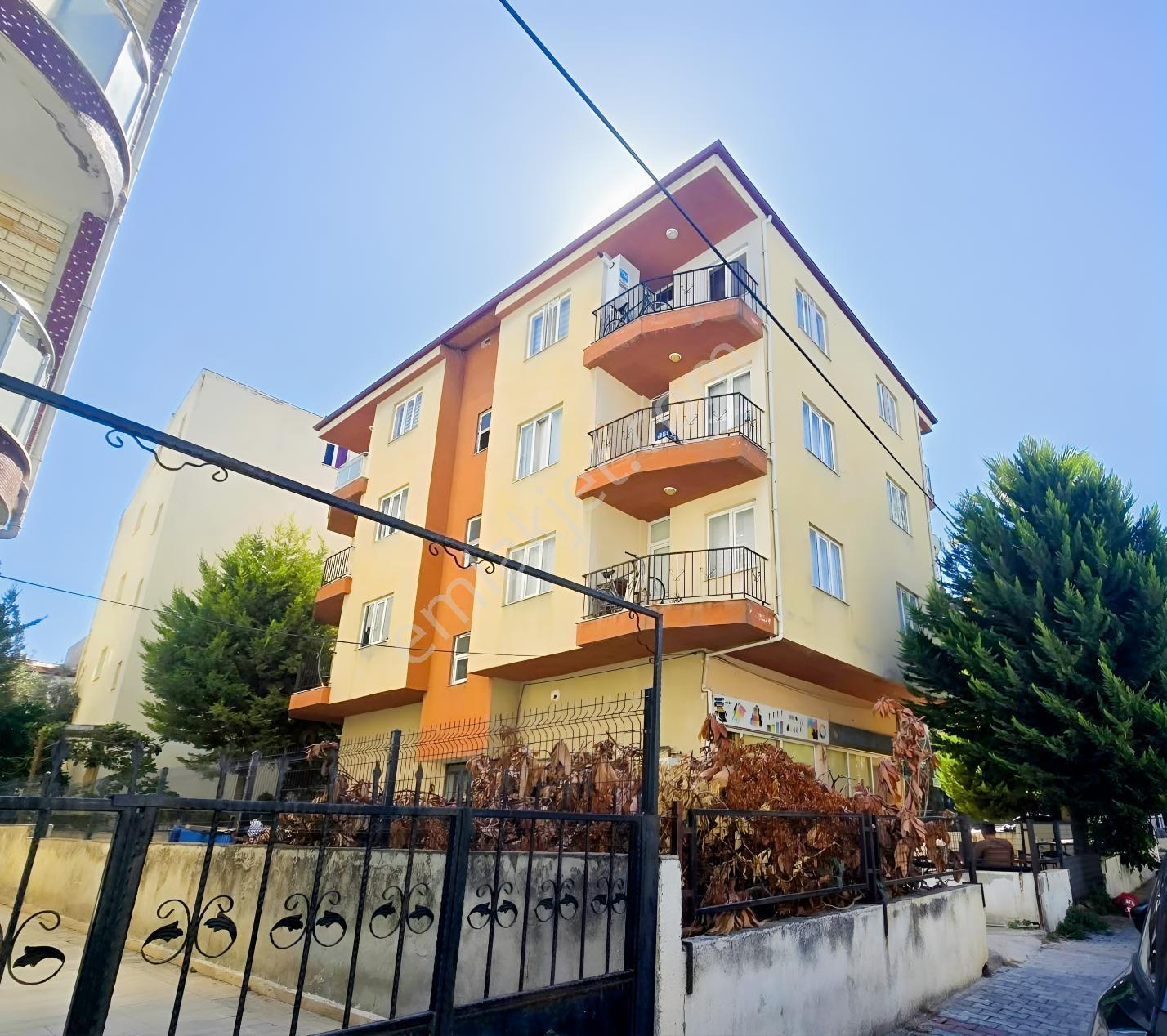 Kuşadası Merkez Cumhuriyet M. 2+1 Satılık Daire — fotoğraf 3