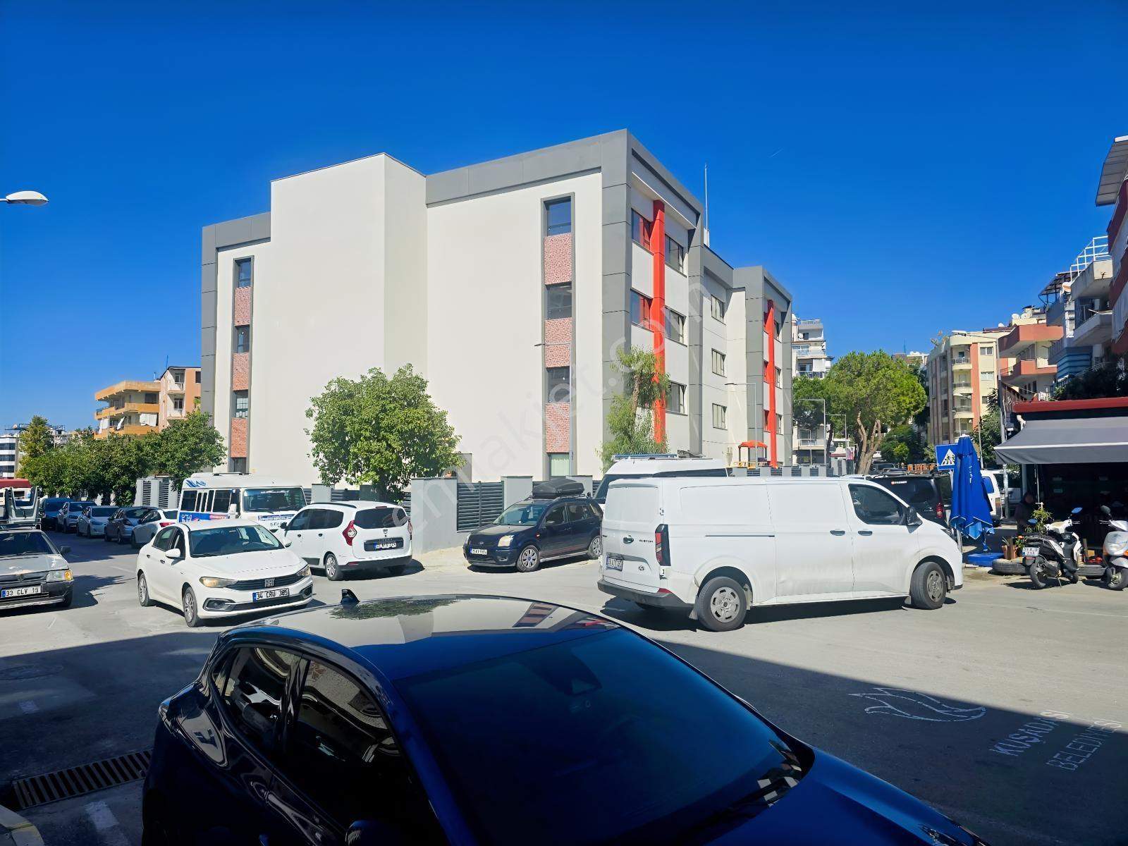 Kuşadası Merkez Cumhuriyet M. 2+1 Satılık Daire — fotoğraf 4