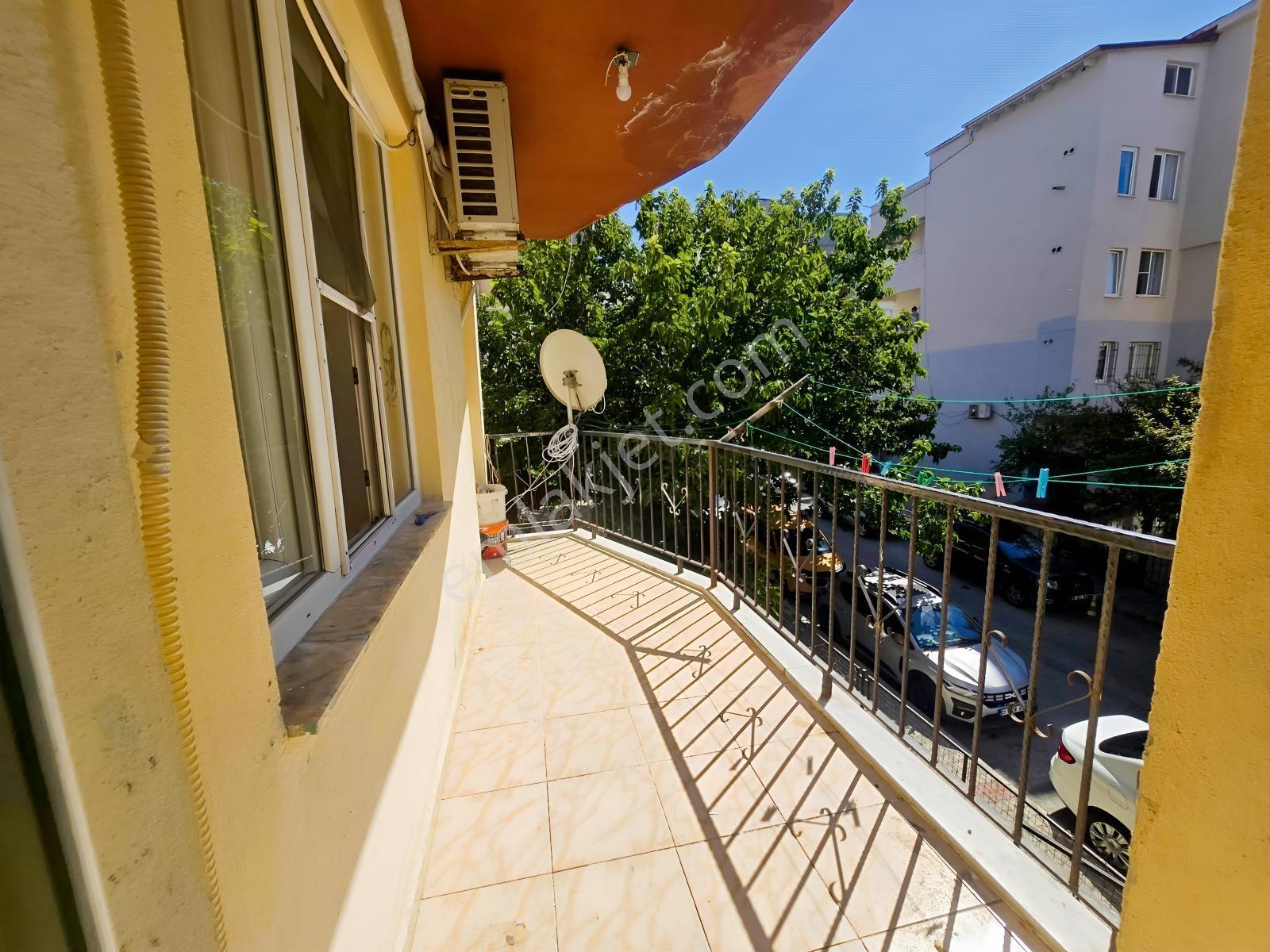 Kuşadası Merkez Cumhuriyet M. 2+1 Satılık Daire — fotoğraf 8