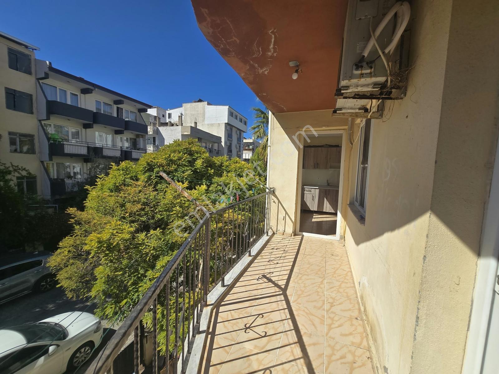 Kuşadası Merkez Cumhuriyet M. 2+1 Satılık Daire — fotoğraf 9