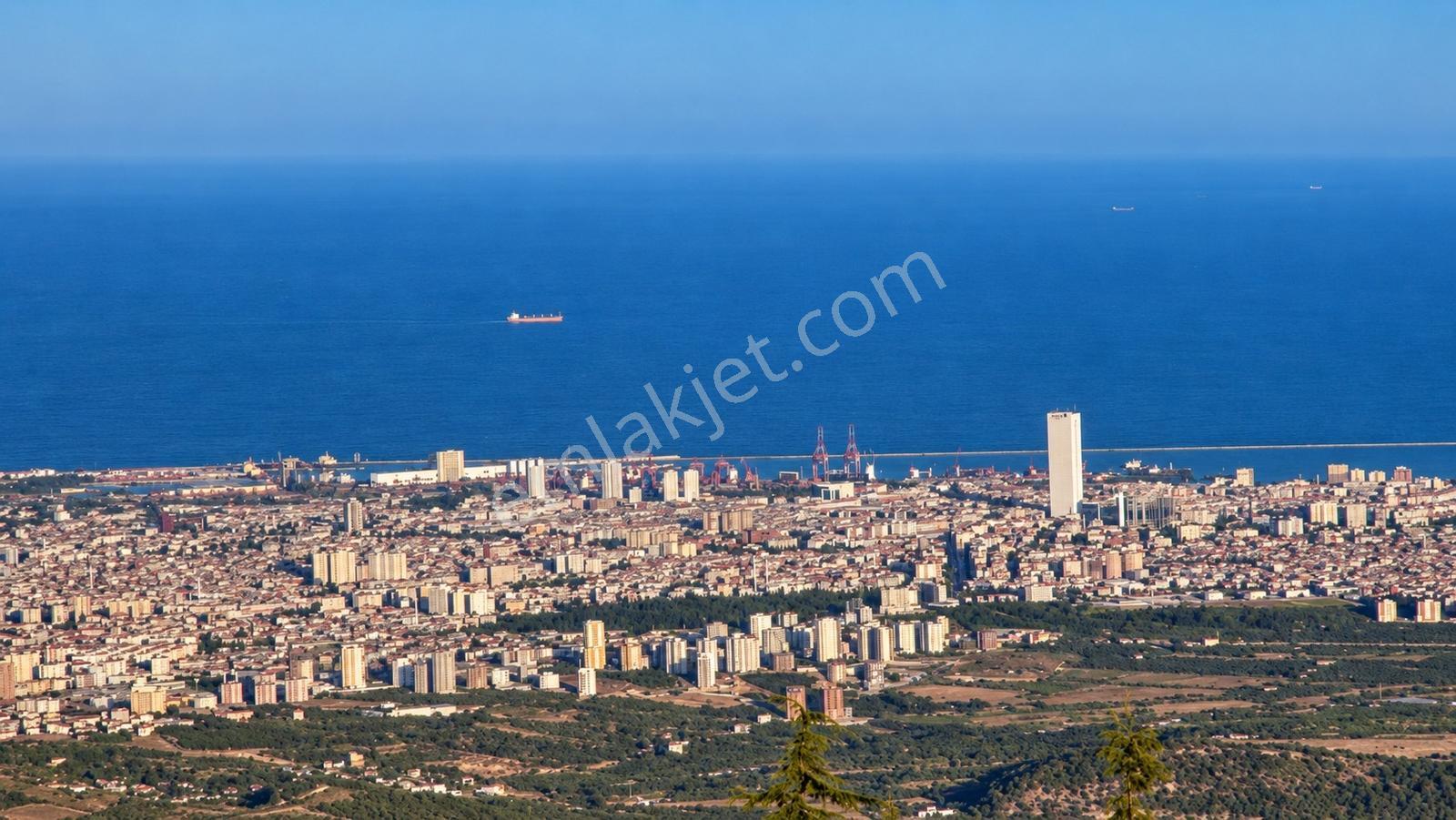 İnsuda Panoramik Manzaralı 736 M² 2 Kata İmarlı Köşe Parsel