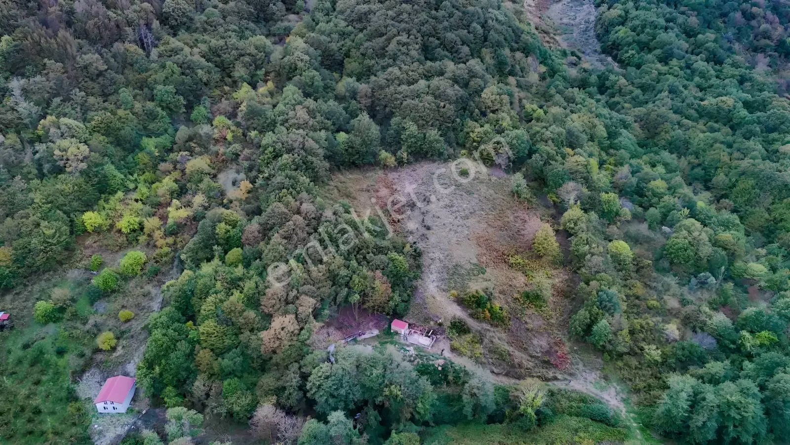 Kadastrol Yolu Açık Olan Arsa — fotoğraf 9
