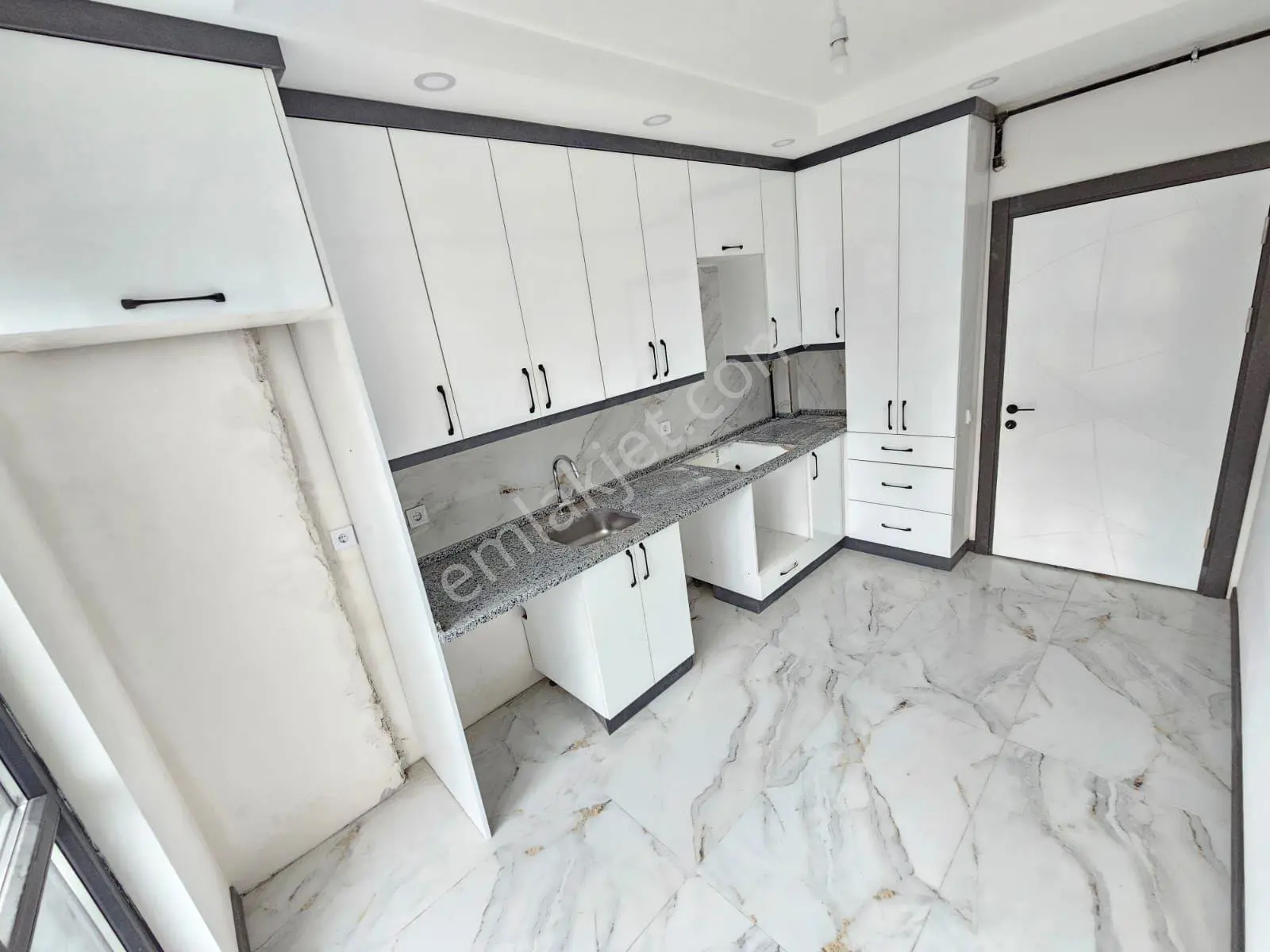 Denizli Gümüşçay Da Site İçi 2+1 Harika Konumda Kendine Ait Özel Bahçeli Satılık — fotoğraf 6