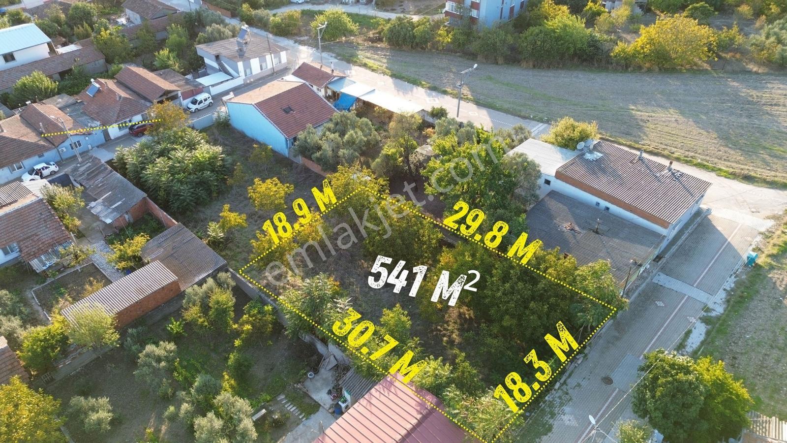 Sevinç'ten Doğalgaz-elk-su Kapıda 3 Kat İmar Köy İçi 545 M² Arsa — fotoğraf 12