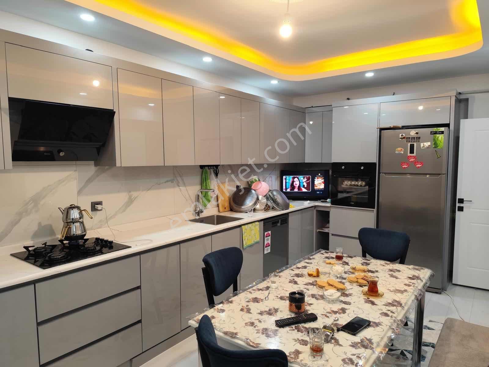 Yenişehir'De Sıfır 3+1 Güney Cephe 1.Sınıf Yapılı Full Dolaplı