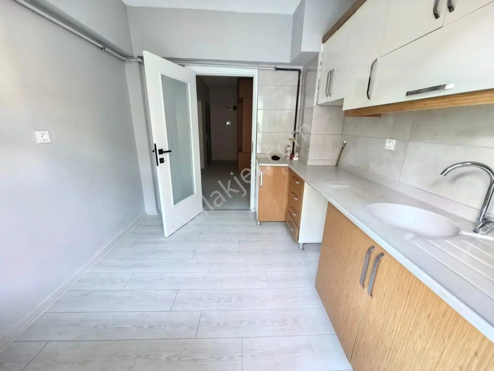Toprak Emlaktan Ank Keçiören Baglarbaşı Mah De 3+1 120 M2 Manzaralı Daire