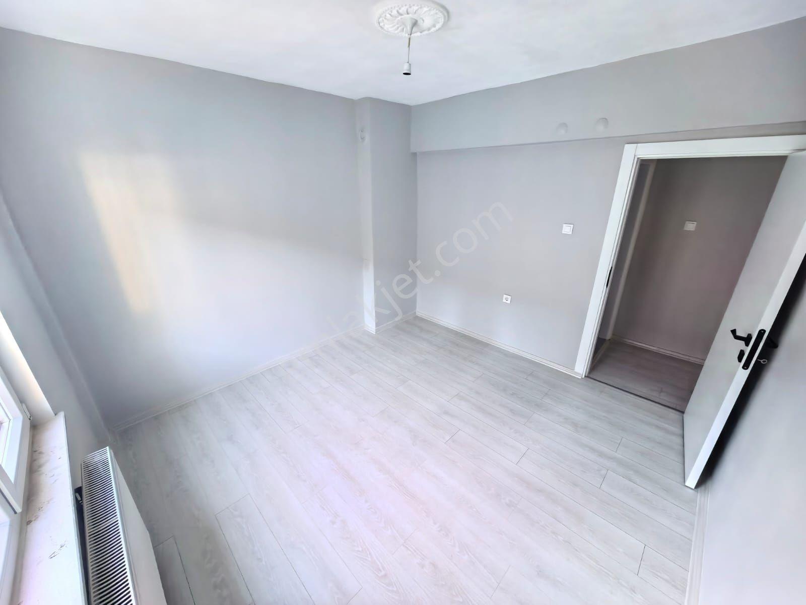 Toprak Emlaktan Ank Keçiören Baglarbaşı Mah De 3+1 120 M2 Manzaralı Daire — fotoğraf 26