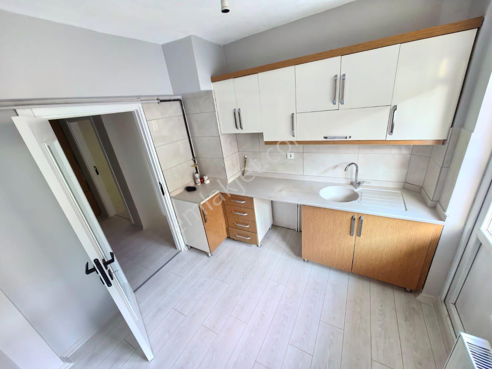 Toprak Emlaktan Ank Keçiören Baglarbaşı Mah De 3+1 120 M2 Manzaralı Daire — fotoğraf 27