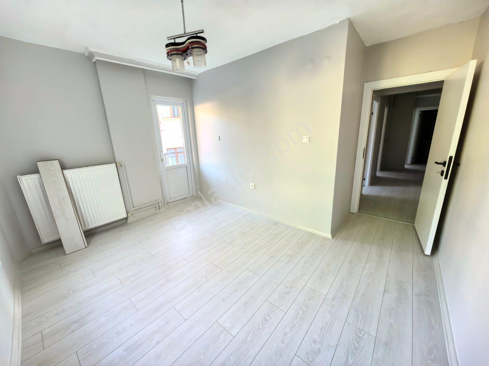 Toprak Emlaktan Ank Keçiören Baglarbaşı Mah De 3+1 120 M2 Manzaralı Daire — fotoğraf 33