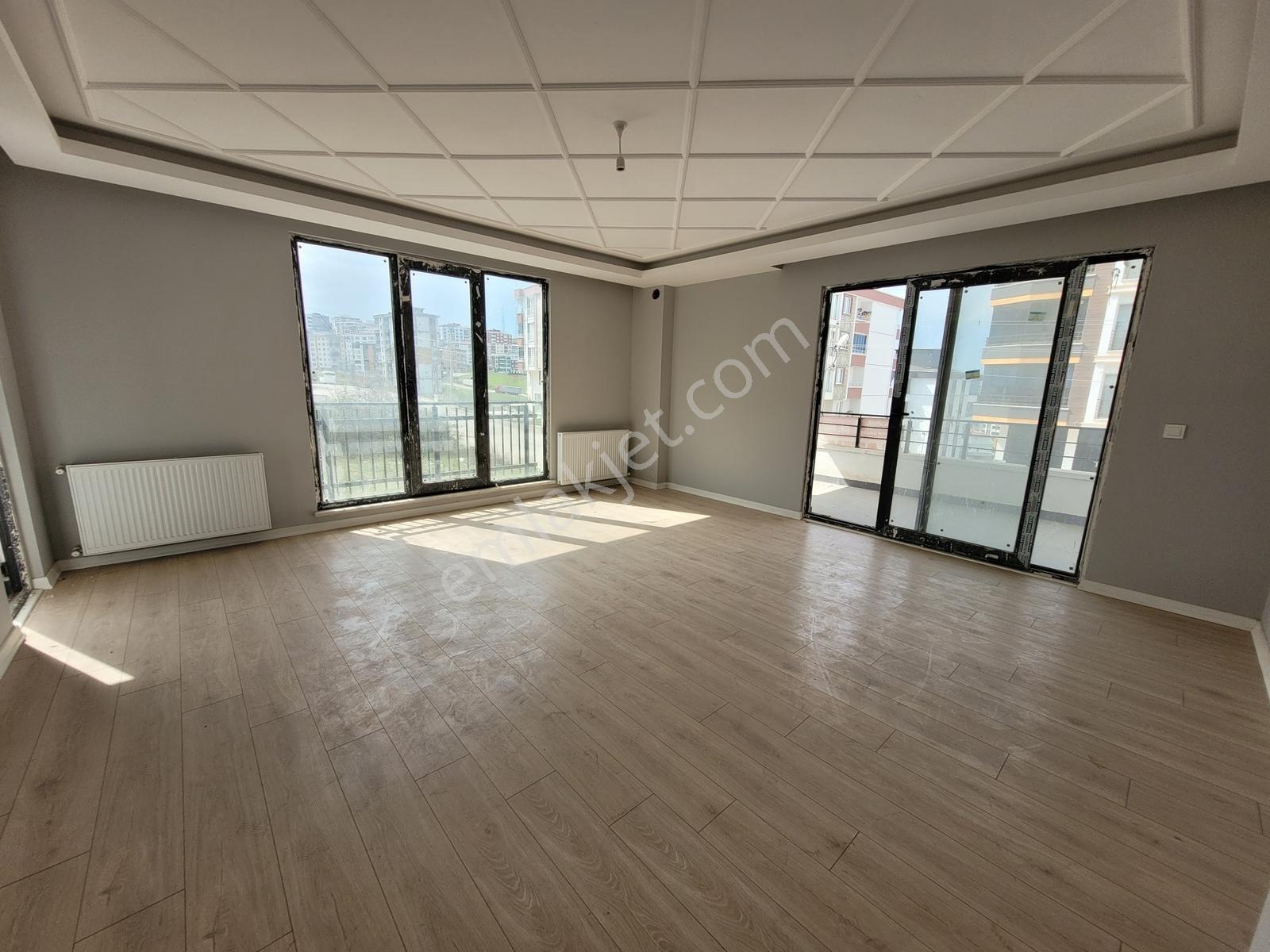 Atakum Mevlanada Caddeye Cephe 132 M2 Satılık Sıfır 3+1 Daire