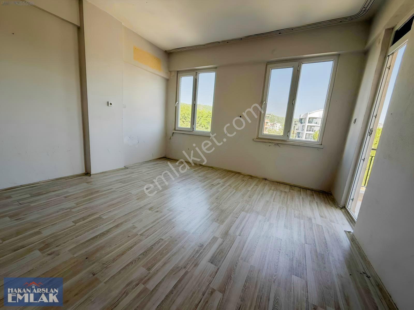 Aydoğmuş Ta Orman Manzaralı Kredi Sorunsuz Satılık 3+1 Daire — fotoğraf 4
