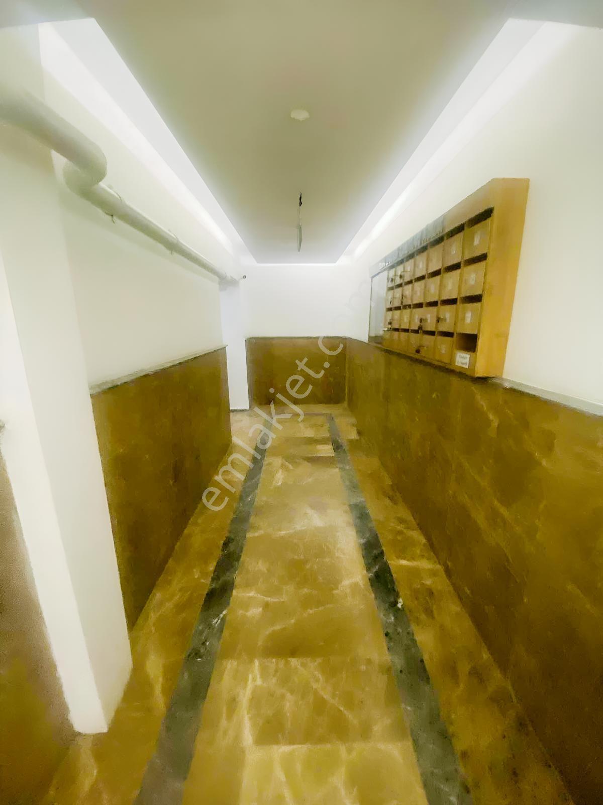Tepe Gayrimenkulden Cumhuriyet Mah De 3+1 Satilik Daire — fotoğraf 8