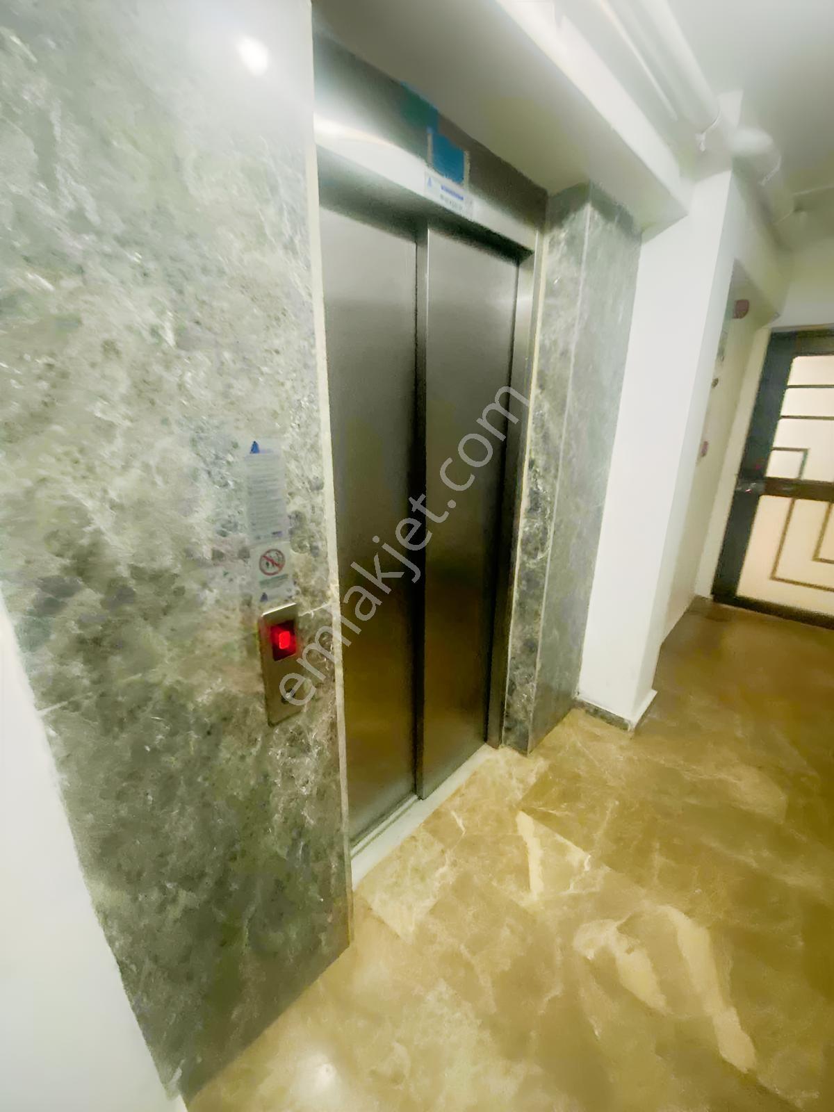 Tepe Gayrimenkulden Cumhuriyet Mah De 3+1 Satilik Daire — fotoğraf 9