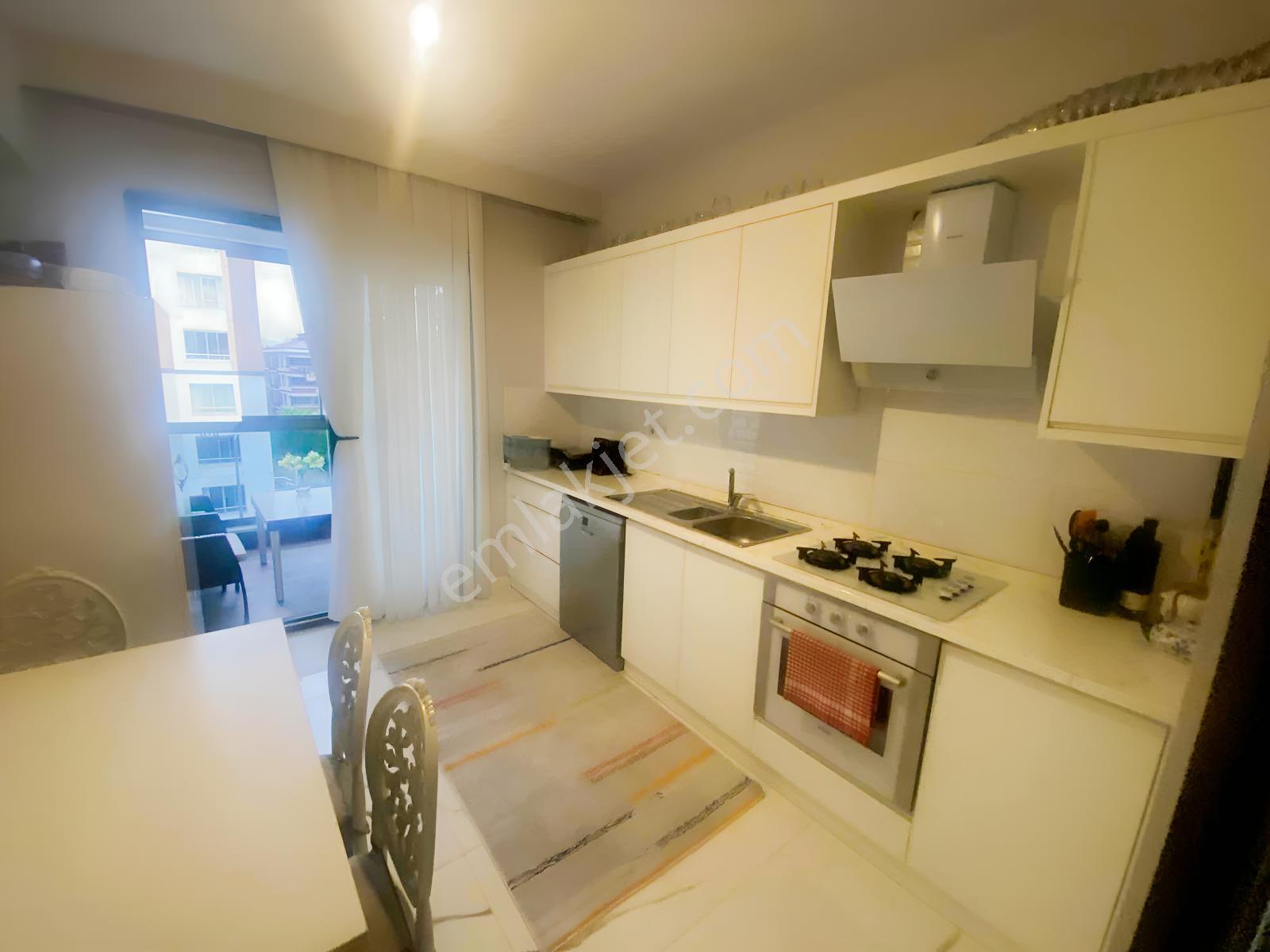 Tepe Gayrimenkulden Cumhuriyet Mah De 3+1 Satilik Daire — fotoğraf 12