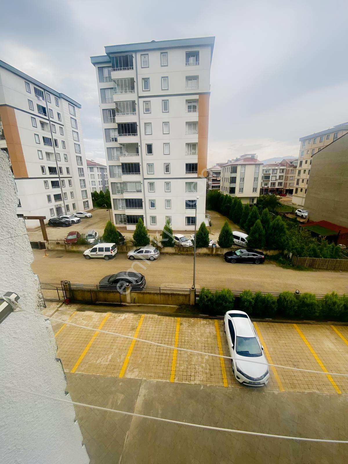 Tepe Gayrimenkulden Cumhuriyet Mah De 3+1 Satilik Daire — fotoğraf 15