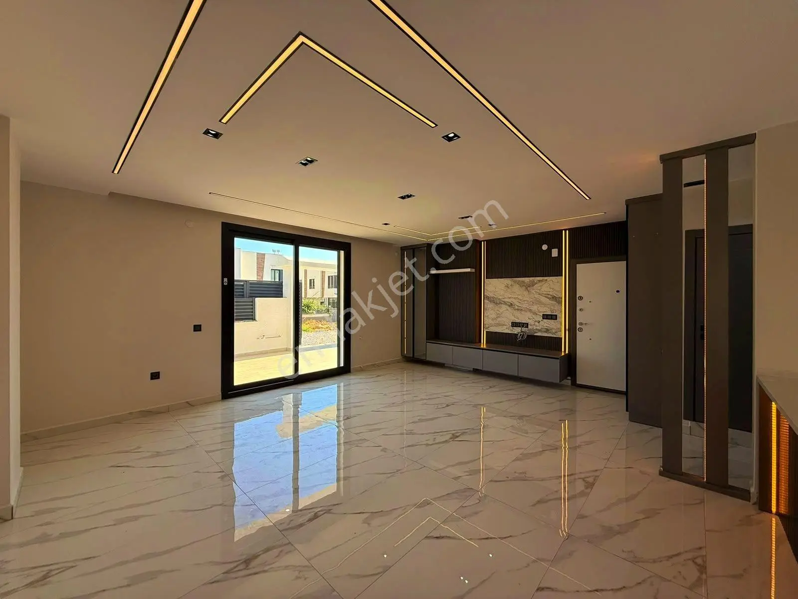 Didim’in Merkezinde Heryere Çok Yakın 4+1 Havuzlu Otoparklı Villa — fotoğraf 5