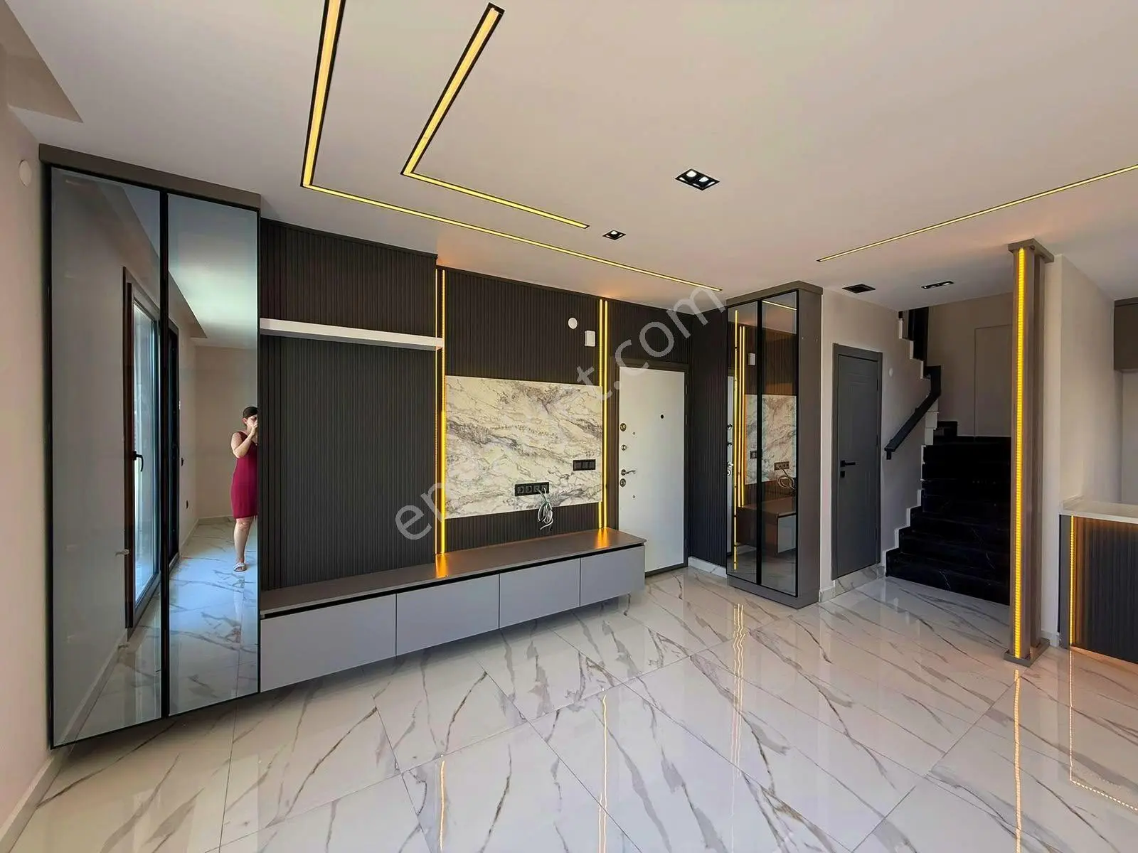 Didim’in Merkezinde Heryere Çok Yakın 4+1 Havuzlu Otoparklı Villa — fotoğraf 6