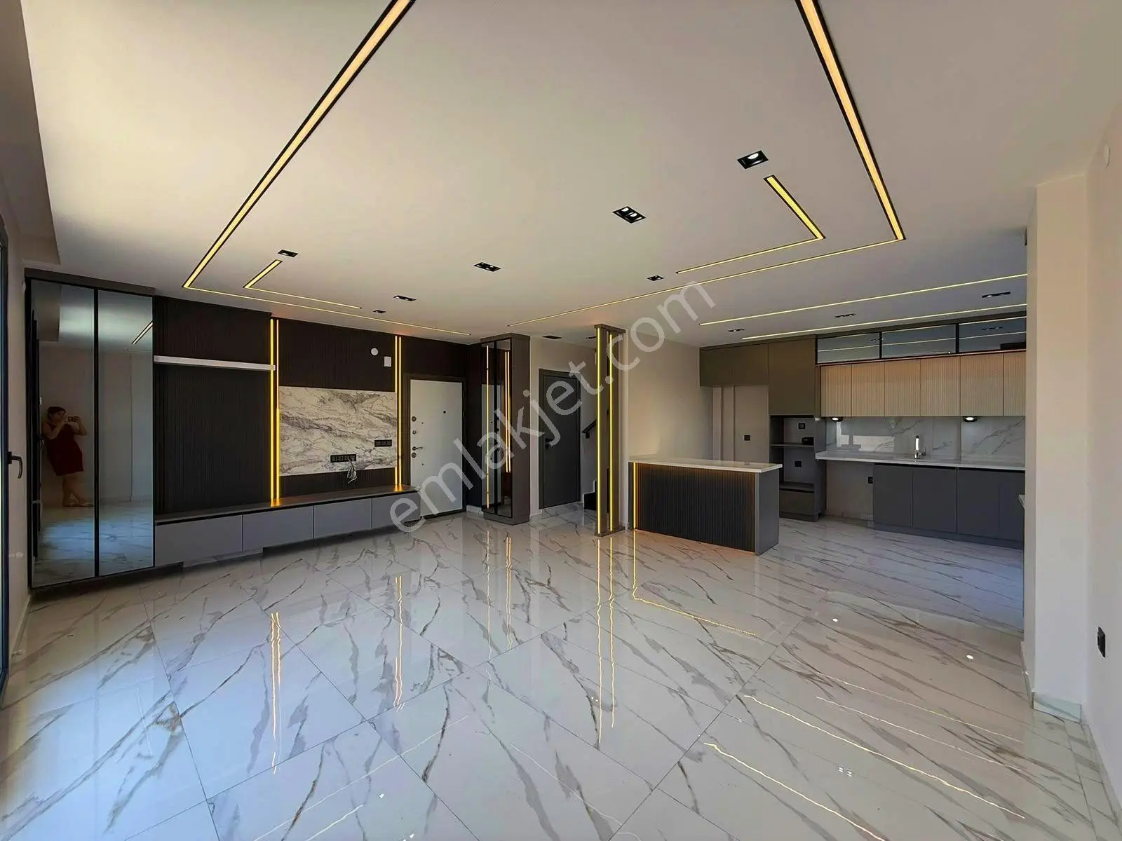 Didim’in Merkezinde Heryere Çok Yakın 4+1 Havuzlu Otoparklı Villa — fotoğraf 7