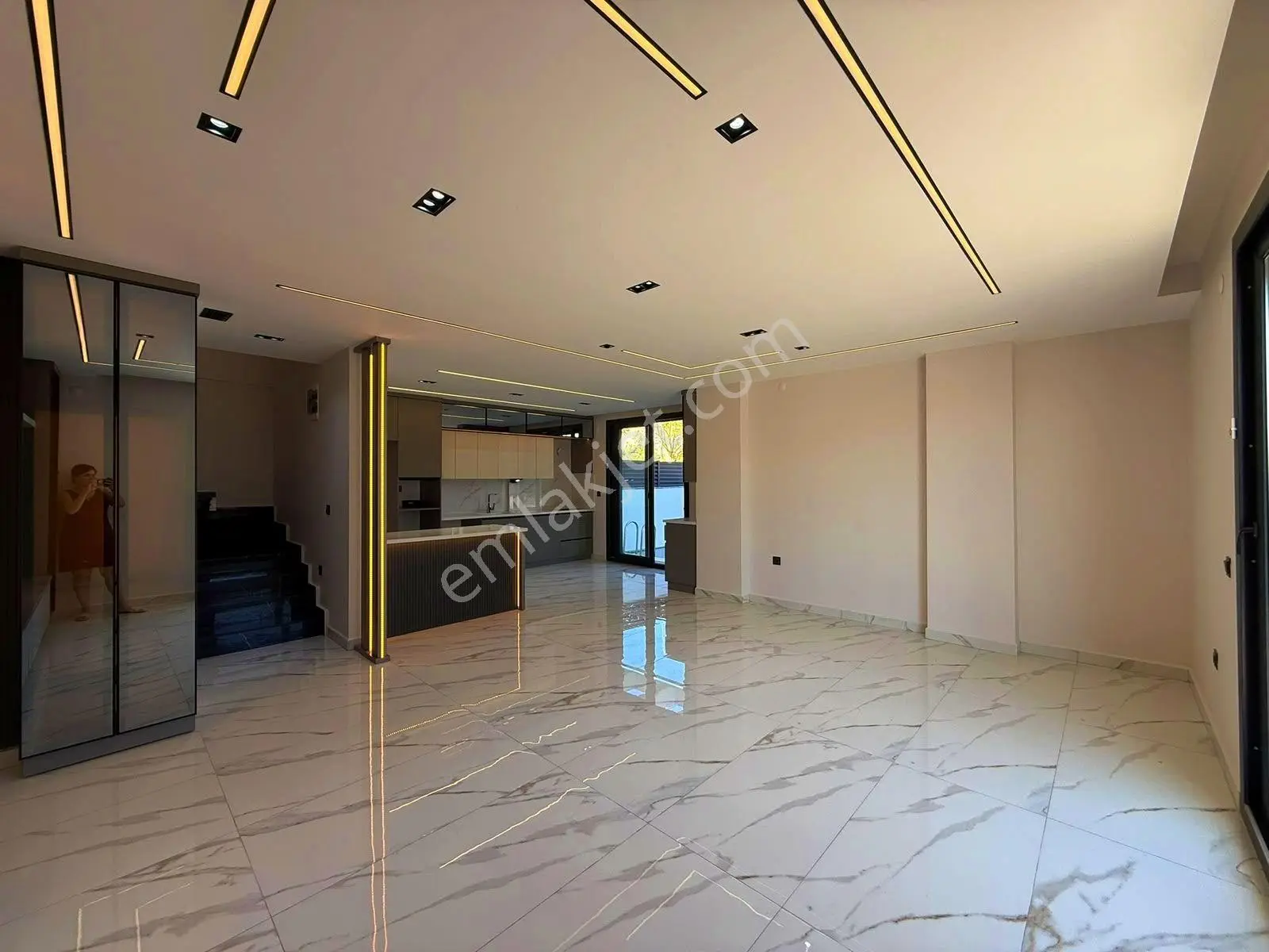 Didim’in Merkezinde Heryere Çok Yakın 4+1 Havuzlu Otoparklı Villa — fotoğraf 8