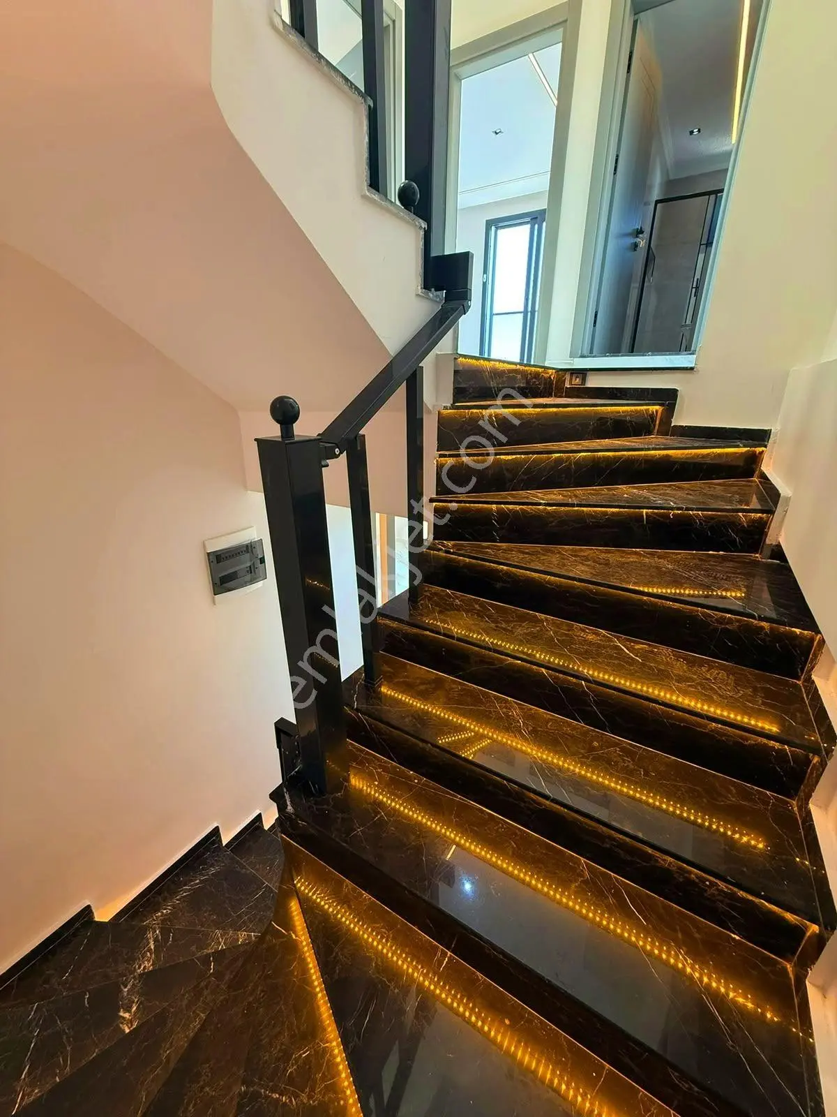 Didim’in Merkezinde Heryere Çok Yakın 4+1 Havuzlu Otoparklı Villa — fotoğraf 15