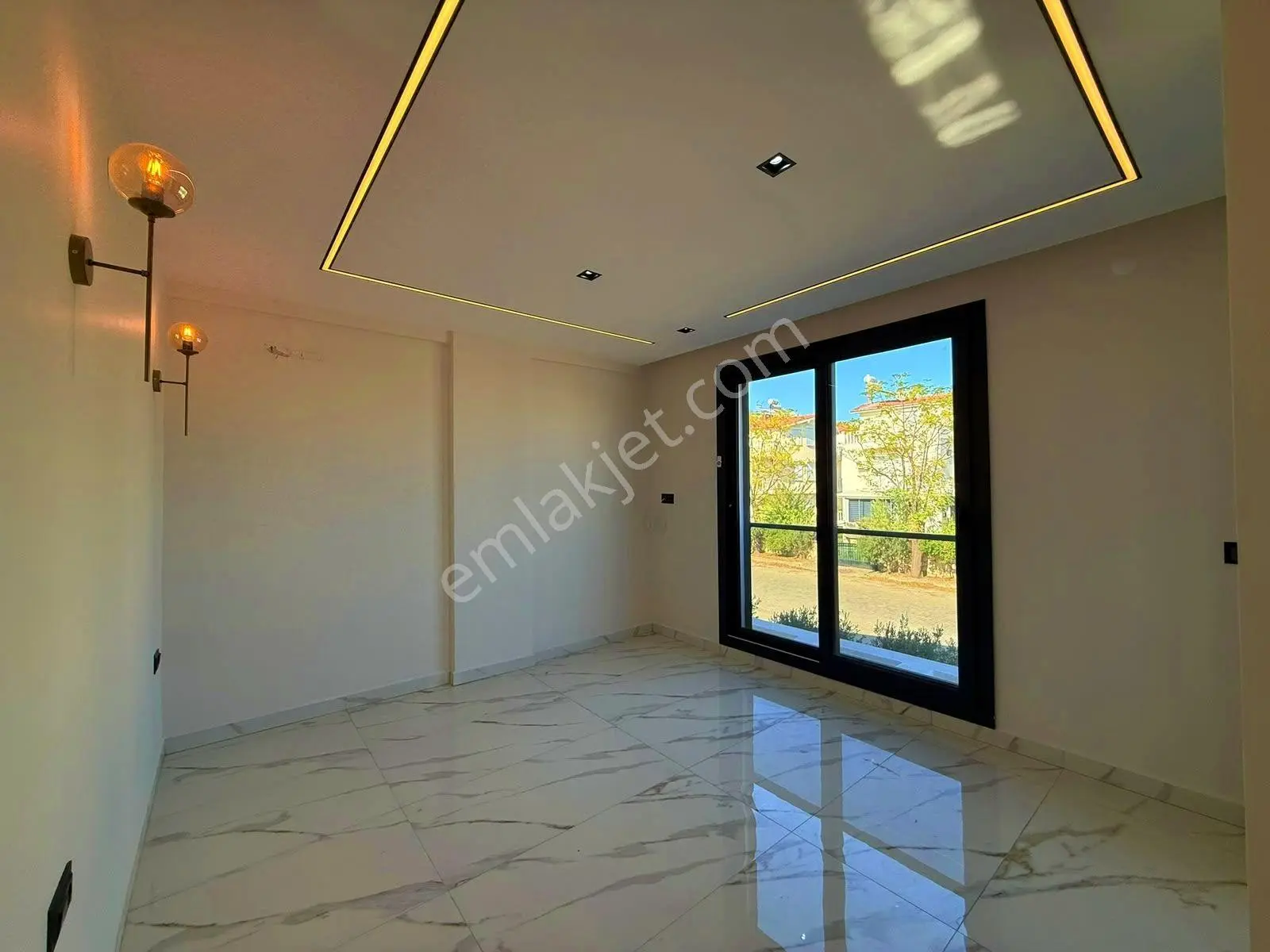 Didim’in Merkezinde Heryere Çok Yakın 4+1 Havuzlu Otoparklı Villa — fotoğraf 18