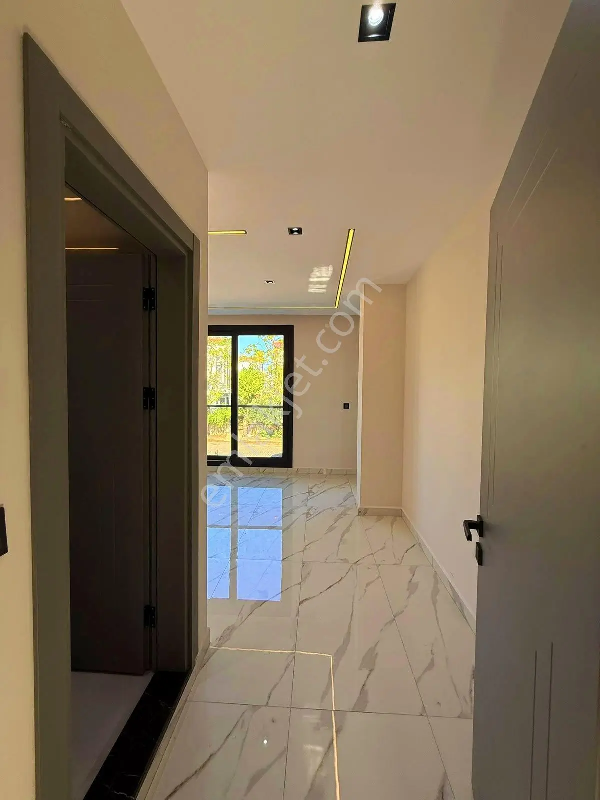 Didim’in Merkezinde Heryere Çok Yakın 4+1 Havuzlu Otoparklı Villa — fotoğraf 19