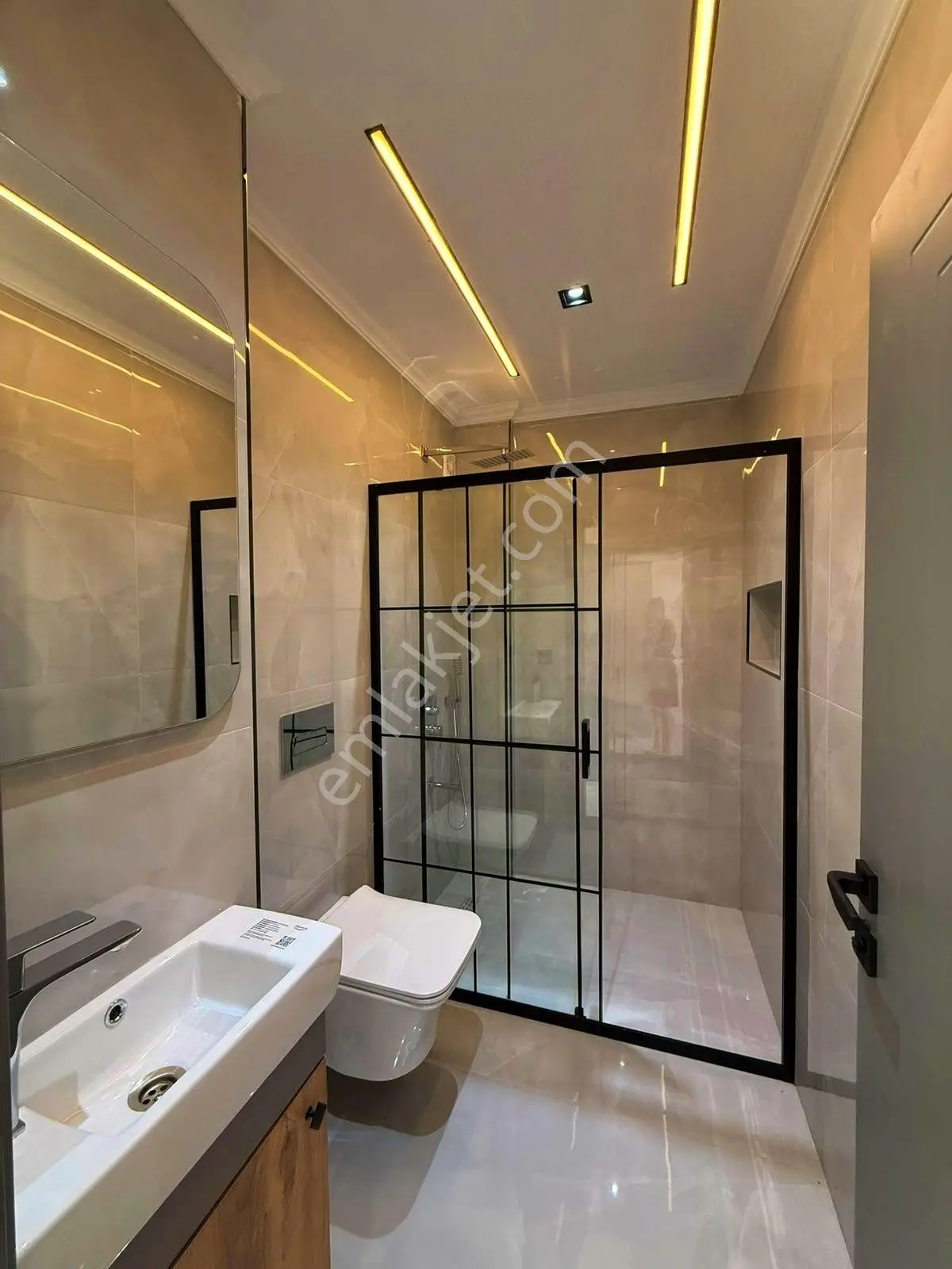 Didim’in Merkezinde Heryere Çok Yakın 4+1 Havuzlu Otoparklı Villa — fotoğraf 20