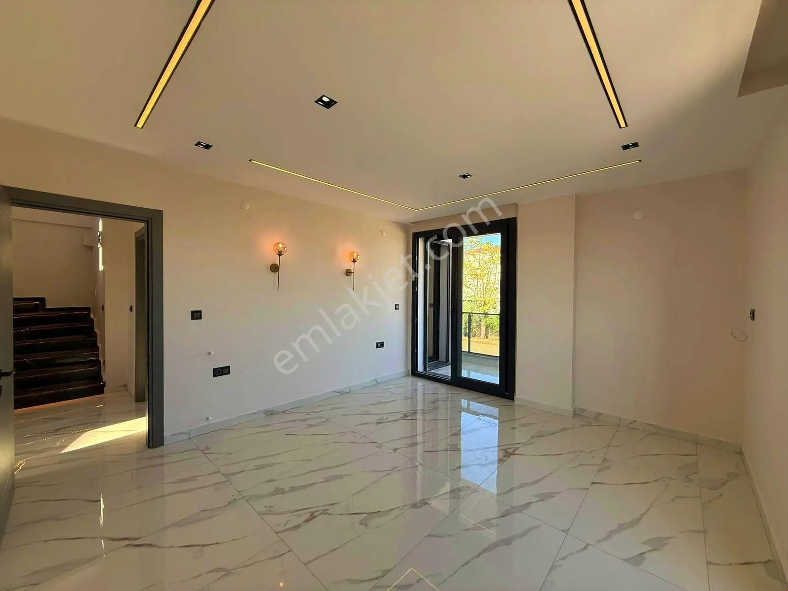 Didim’in Merkezinde Heryere Çok Yakın 4+1 Havuzlu Otoparklı Villa — fotoğraf 22
