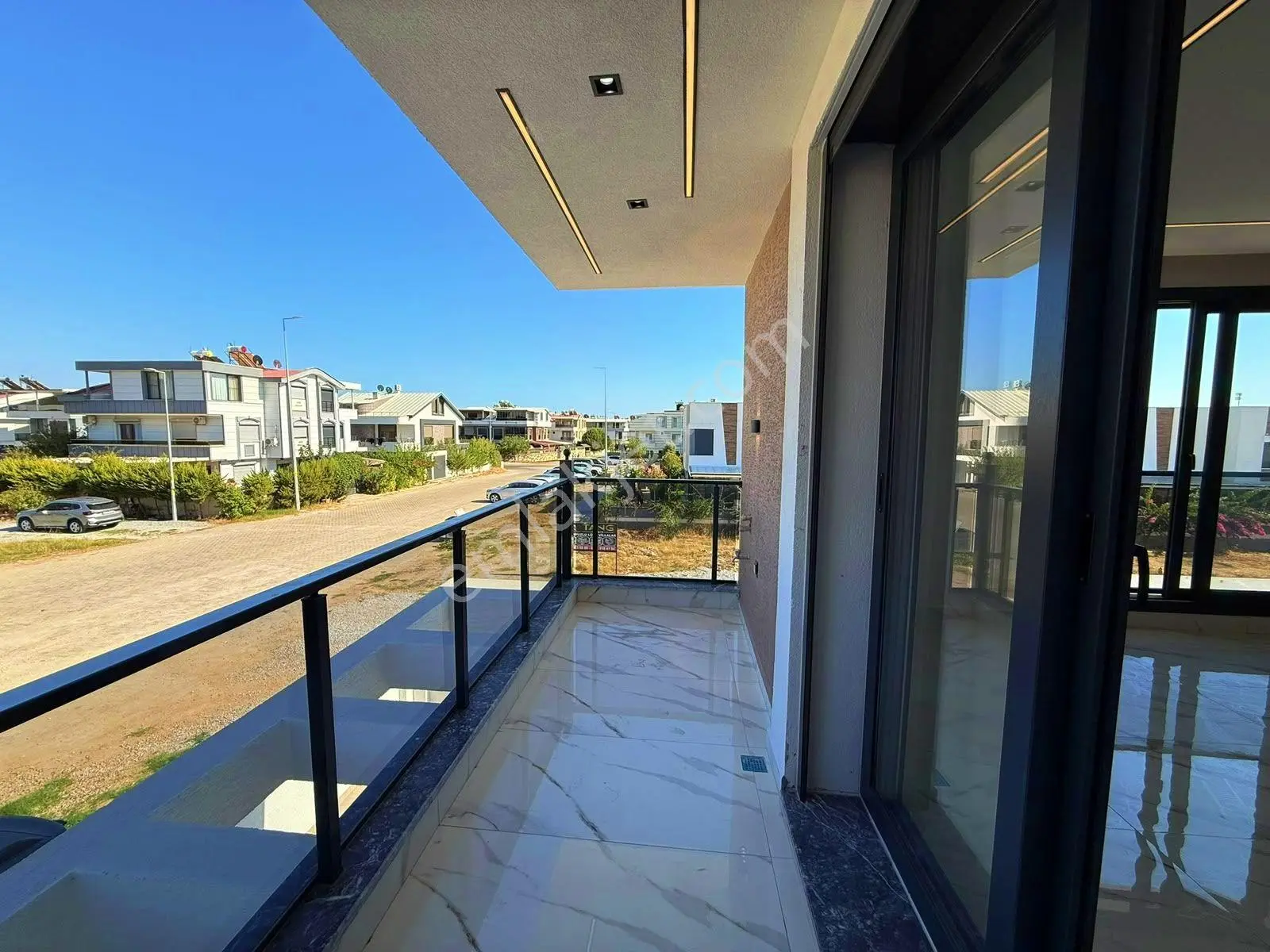 Didim’in Merkezinde Heryere Çok Yakın 4+1 Havuzlu Otoparklı Villa — fotoğraf 23