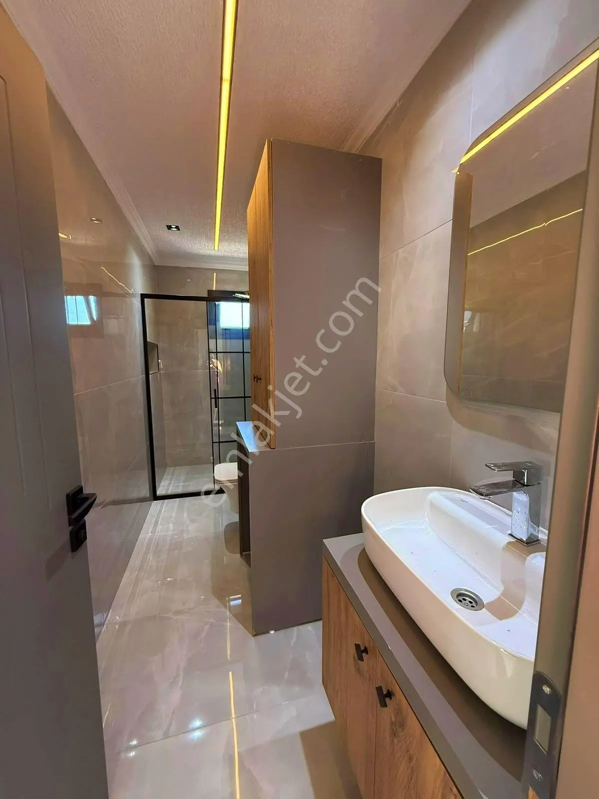 Didim’in Merkezinde Heryere Çok Yakın 4+1 Havuzlu Otoparklı Villa — fotoğraf 27