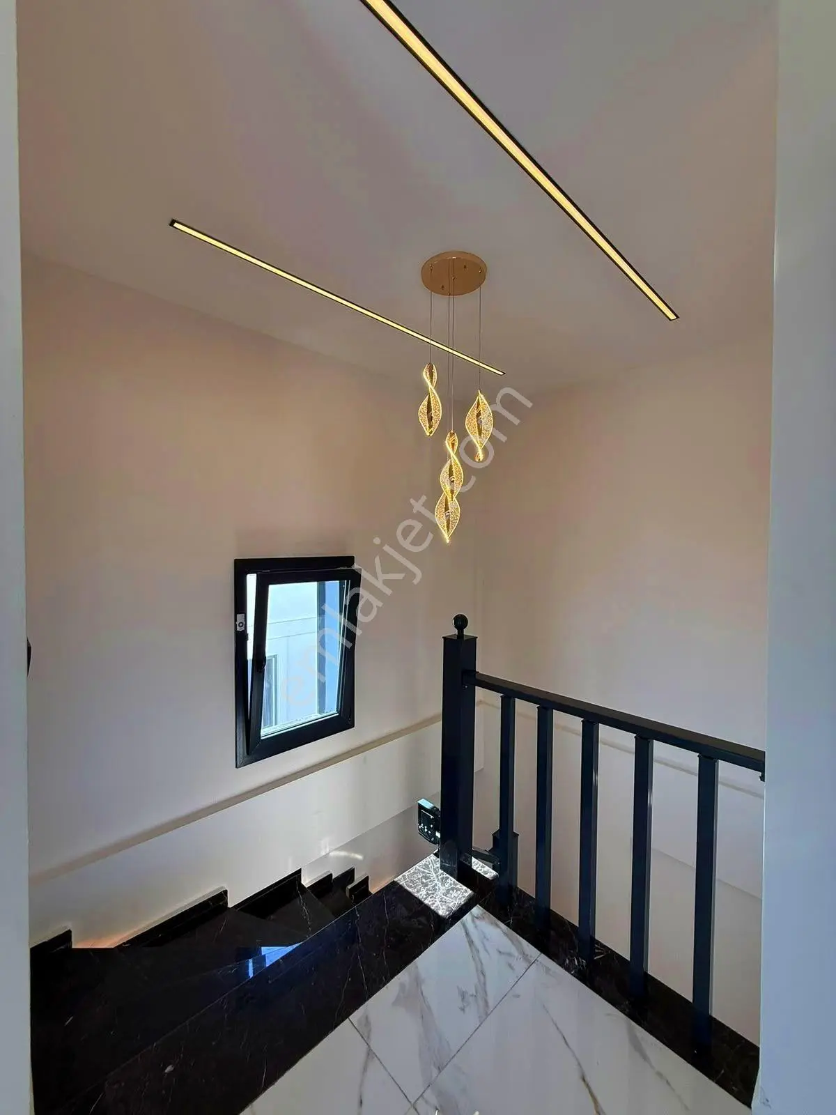 Didim’in Merkezinde Heryere Çok Yakın 4+1 Havuzlu Otoparklı Villa — fotoğraf 33