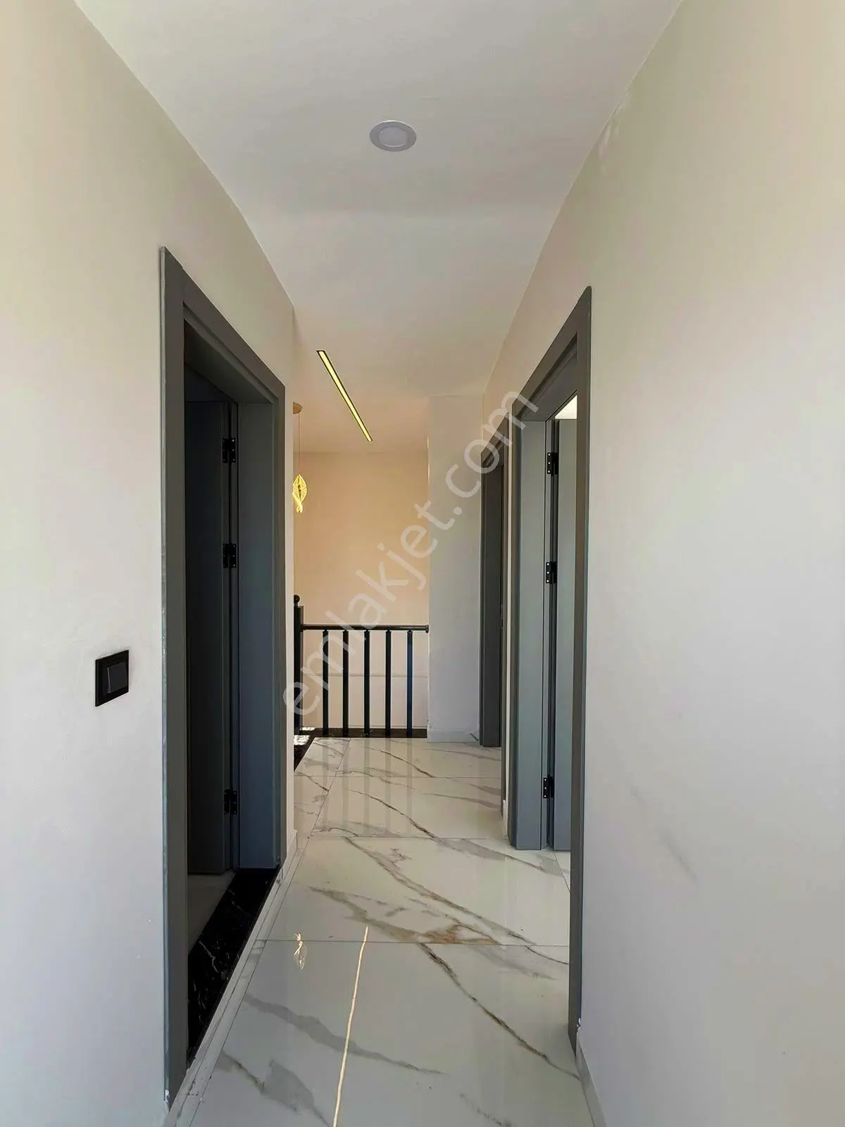 Didim’in Merkezinde Heryere Çok Yakın 4+1 Havuzlu Otoparklı Villa — fotoğraf 34