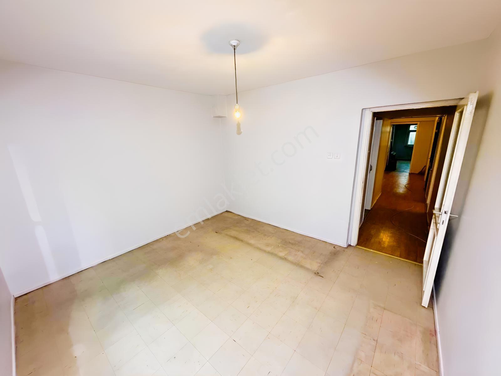 Şeref Emlaktan Pazariçi Cadde Üstü 3+1 Çift Balkon Daire — fotoğraf 5