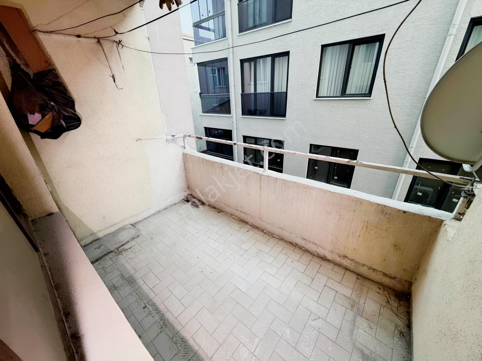 Şeref Emlaktan Pazariçi Cadde Üstü 3+1 Çift Balkon Daire — fotoğraf 7