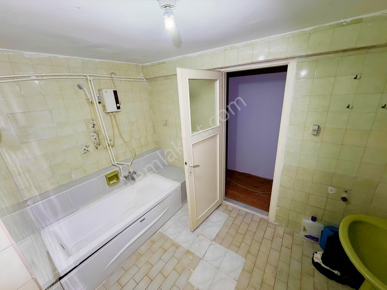 Şeref Emlaktan Pazariçi Cadde Üstü 3+1 Çift Balkon Daire — fotoğraf 12