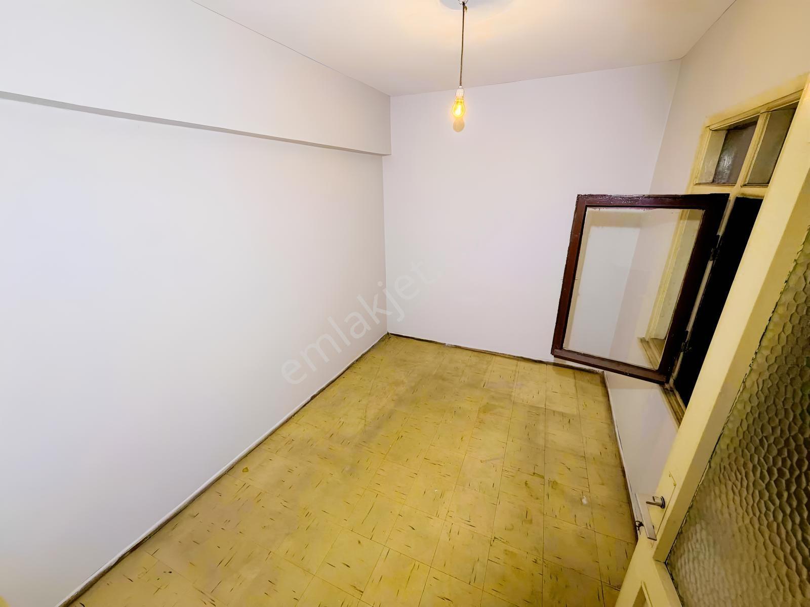 Şeref Emlaktan Pazariçi Cadde Üstü 3+1 Çift Balkon Daire — fotoğraf 14