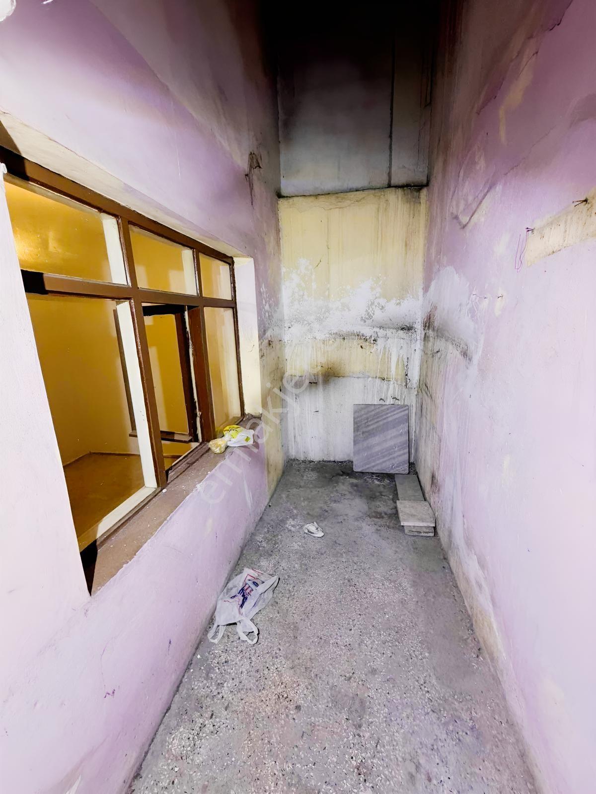 Şeref Emlaktan Pazariçi Cadde Üstü 3+1 Çift Balkon Daire — fotoğraf 16