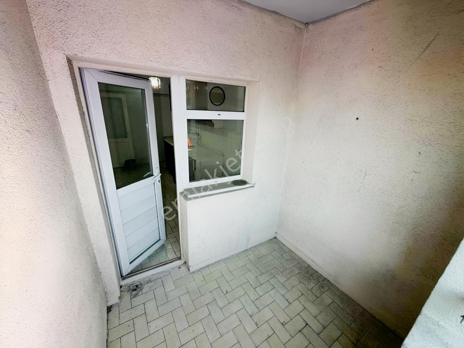 Şeref Emlaktan Pazariçi Cadde Üstü 3+1 Çift Balkon Daire — fotoğraf 20