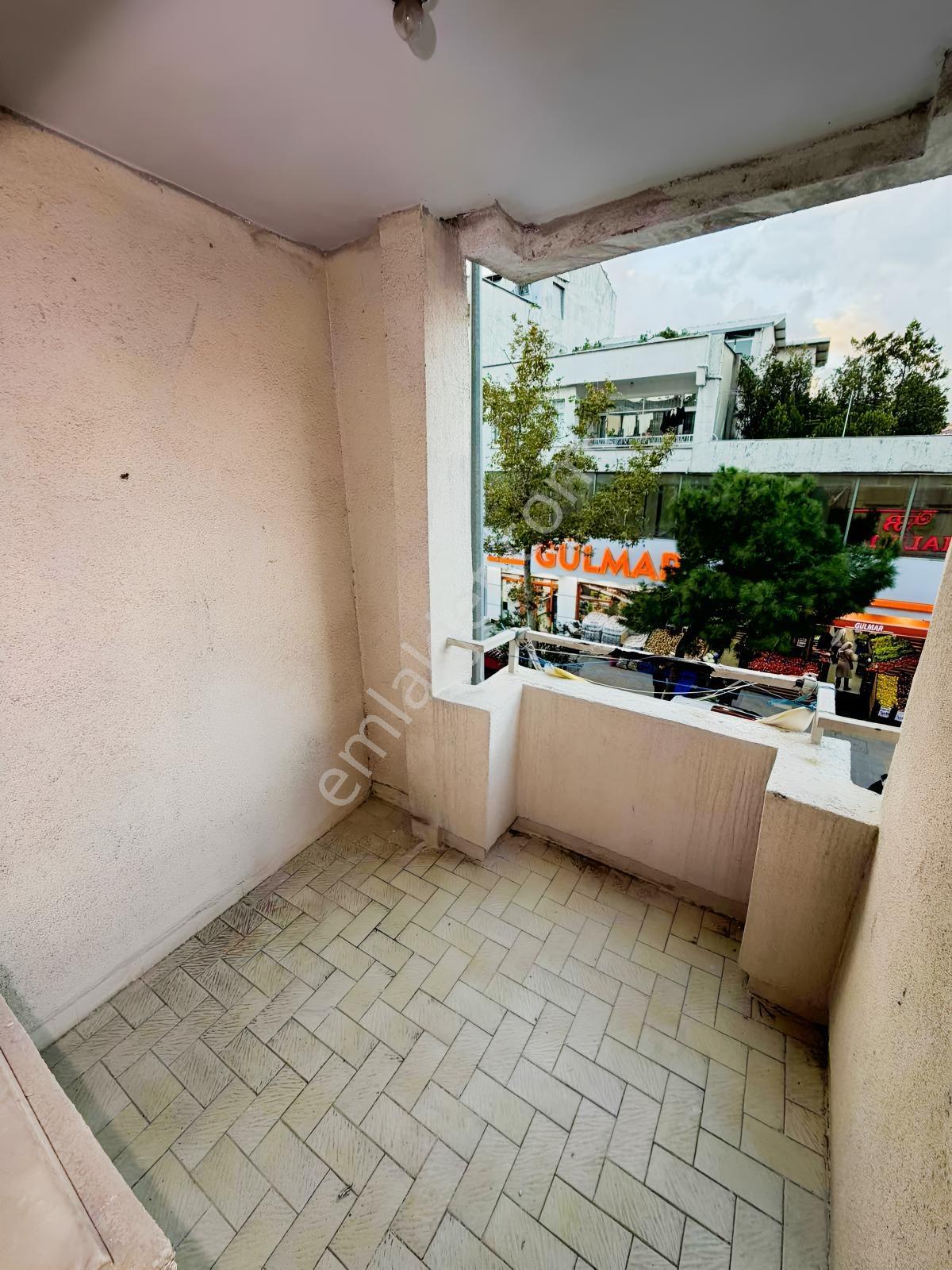 Şeref Emlaktan Pazariçi Cadde Üstü 3+1 Çift Balkon Daire — fotoğraf 21