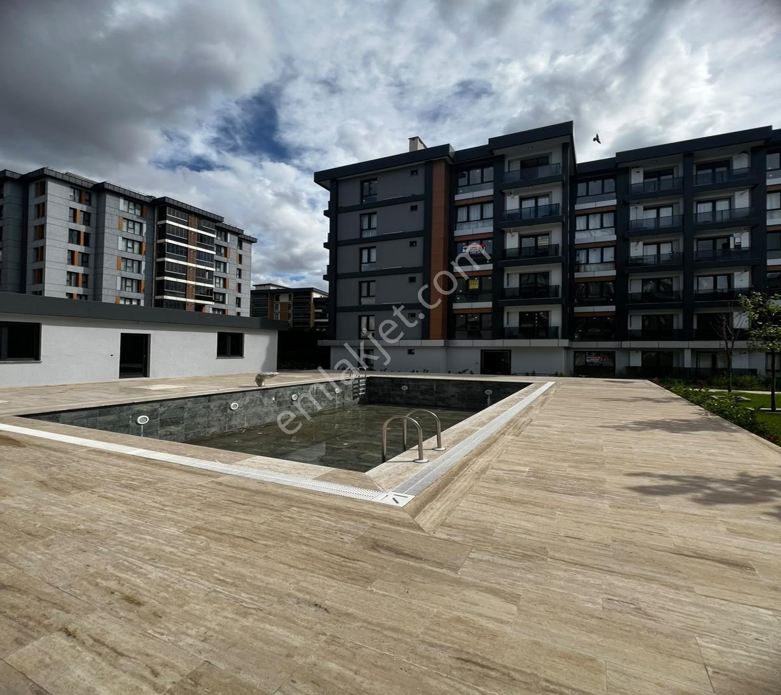 Çerkezköy Tepe Bölgesinde Ful Eşyalı 1+1 Sıfır Daire — fotoğraf 10