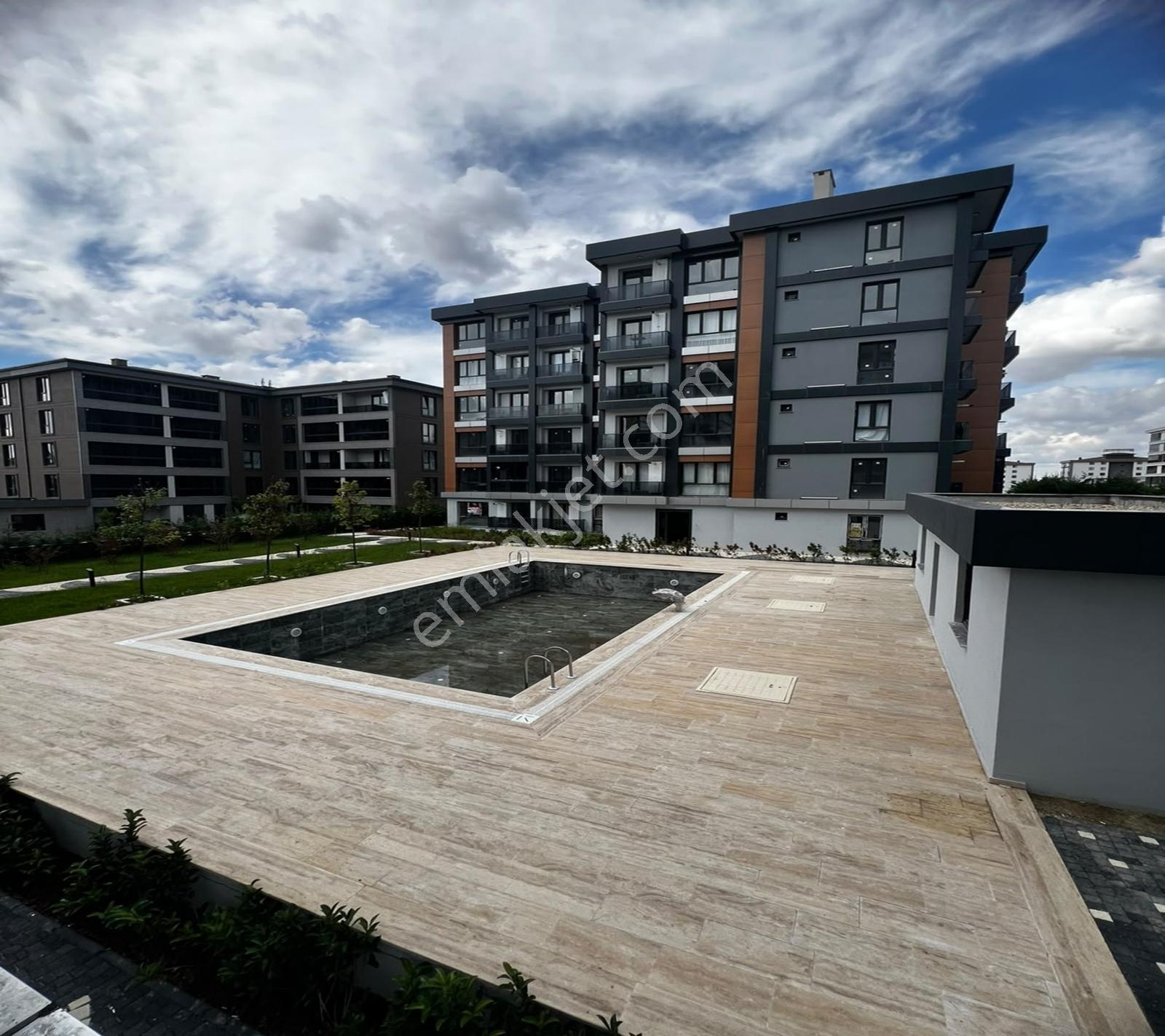 Çerkezköy Tepe Bölgesinde Ful Eşyalı 1+1 Sıfır Daire — fotoğraf 15