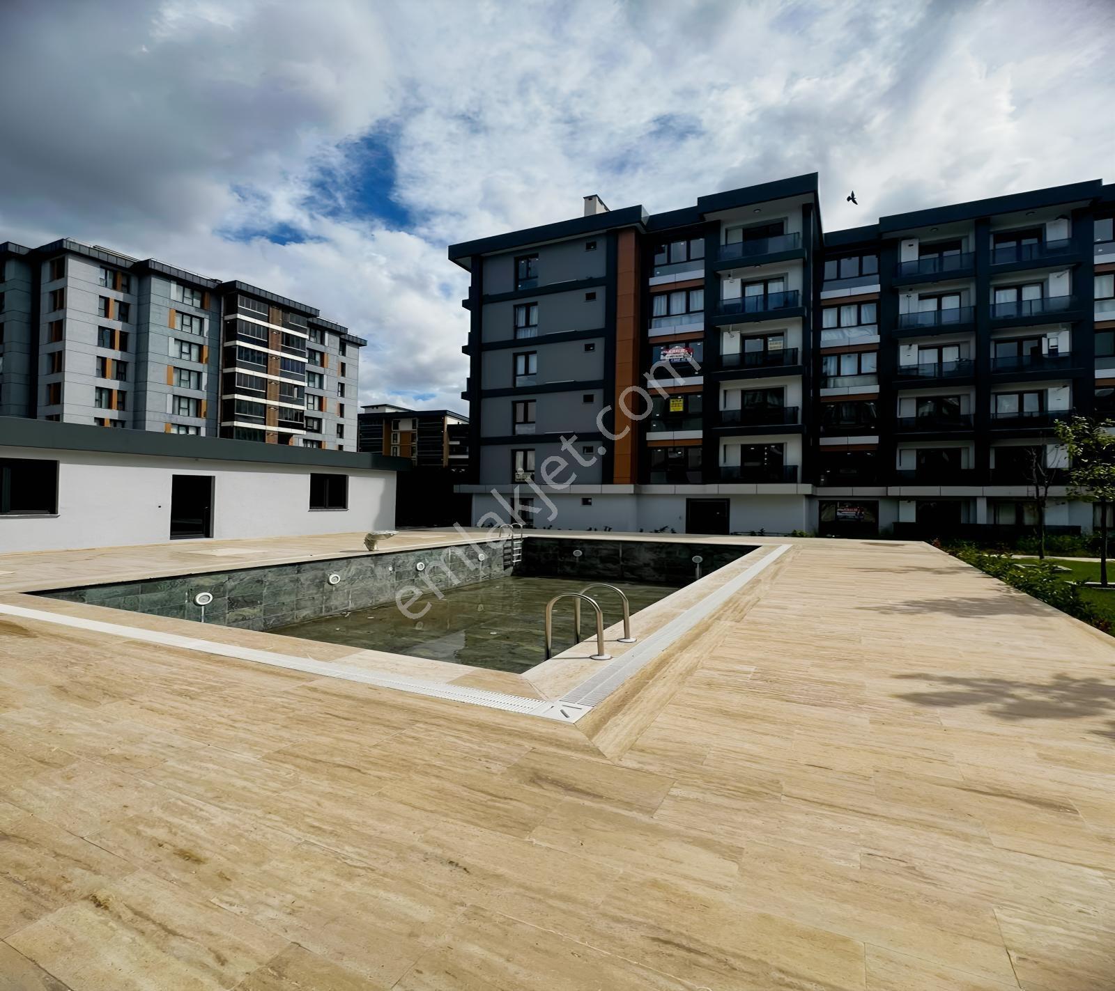 Çerkezköy Tepe Bölgesinde Ful Eşyalı 1+1 Sıfır Daire — fotoğraf 18