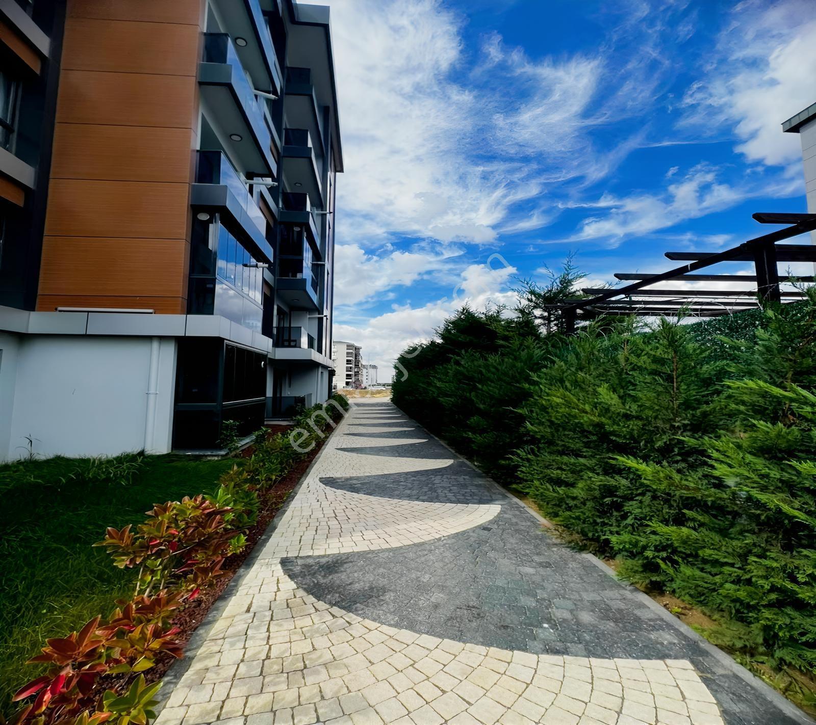 Çerkezköy Tepe Bölgesinde Ful Eşyalı 1+1 Sıfır Daire — fotoğraf 20