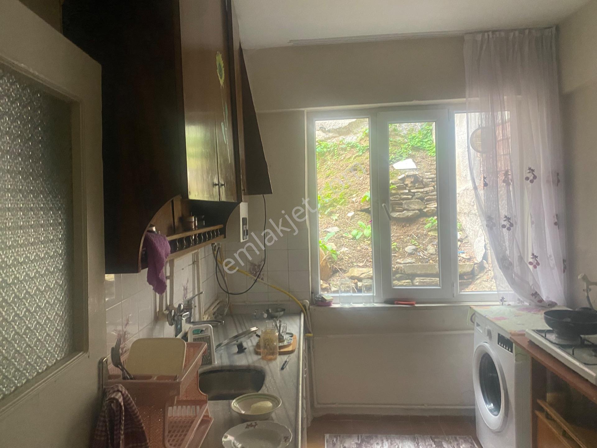 Yeşılyayla Da Üç Katlı Bına Ve Bahçesı — fotoğraf 20