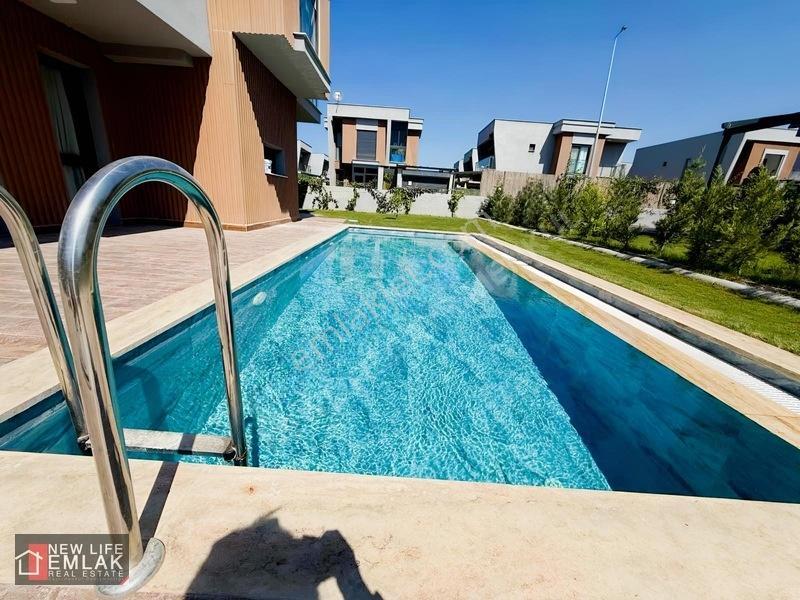 Kuşadası Davutlarda Denize 500 M Özel Havuzlu Satılık Villa — fotoğraf 3