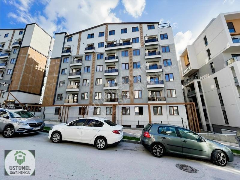 Üstünel'den Güvenlikli Sitede 2+1 Eşyalı Satılık Daire — fotoğraf 2